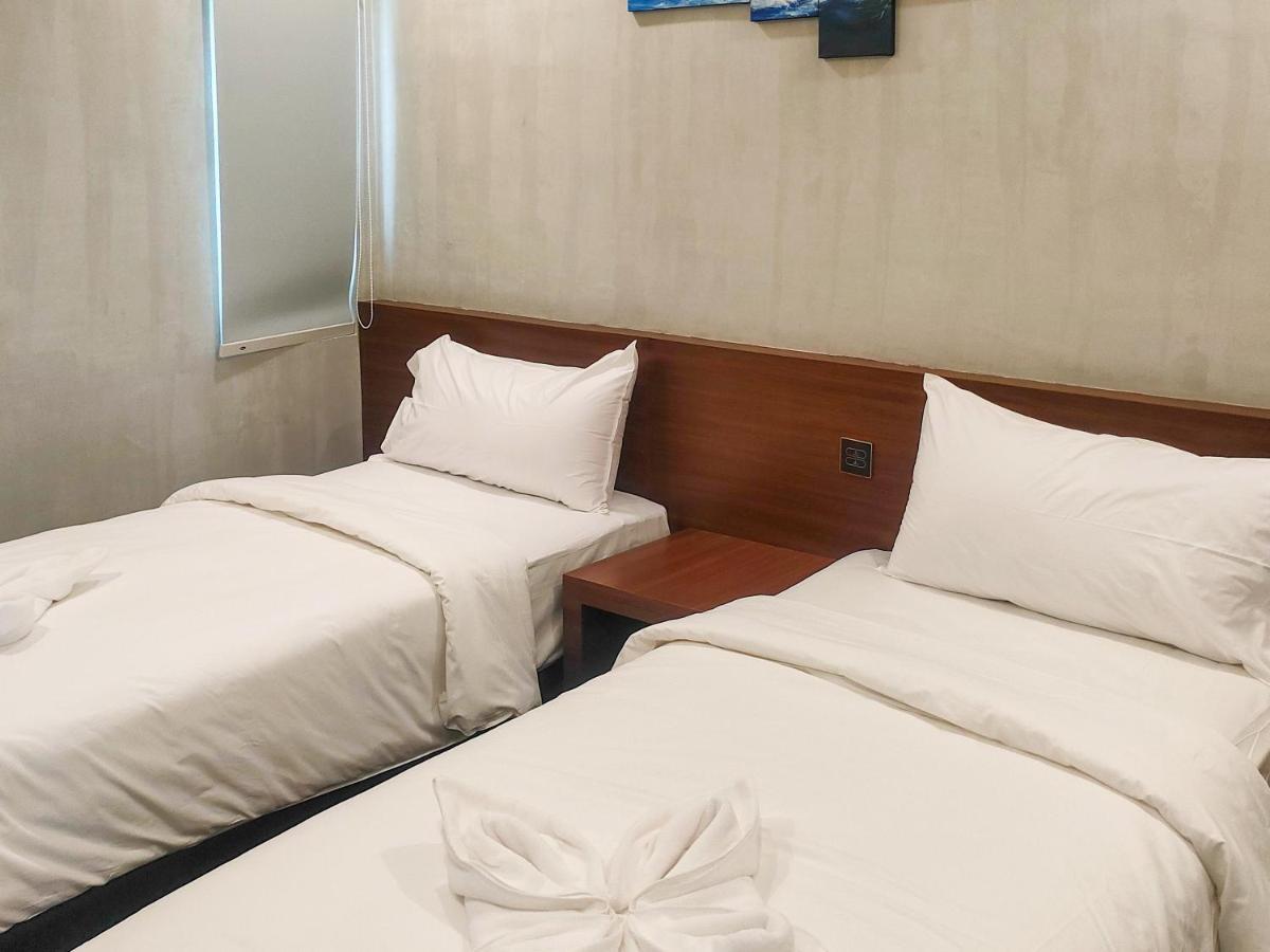 Travel Biz Hotel Medan Mitra Reddoorz Zewnętrze zdjęcie